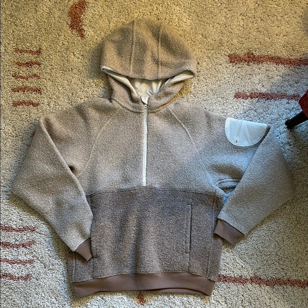 Outdoor Voices Mega Fleece. Size XS. Color: Beige, Cream and Tan.